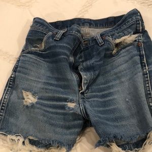 Wrangler Mens MWZ cut offs size 30